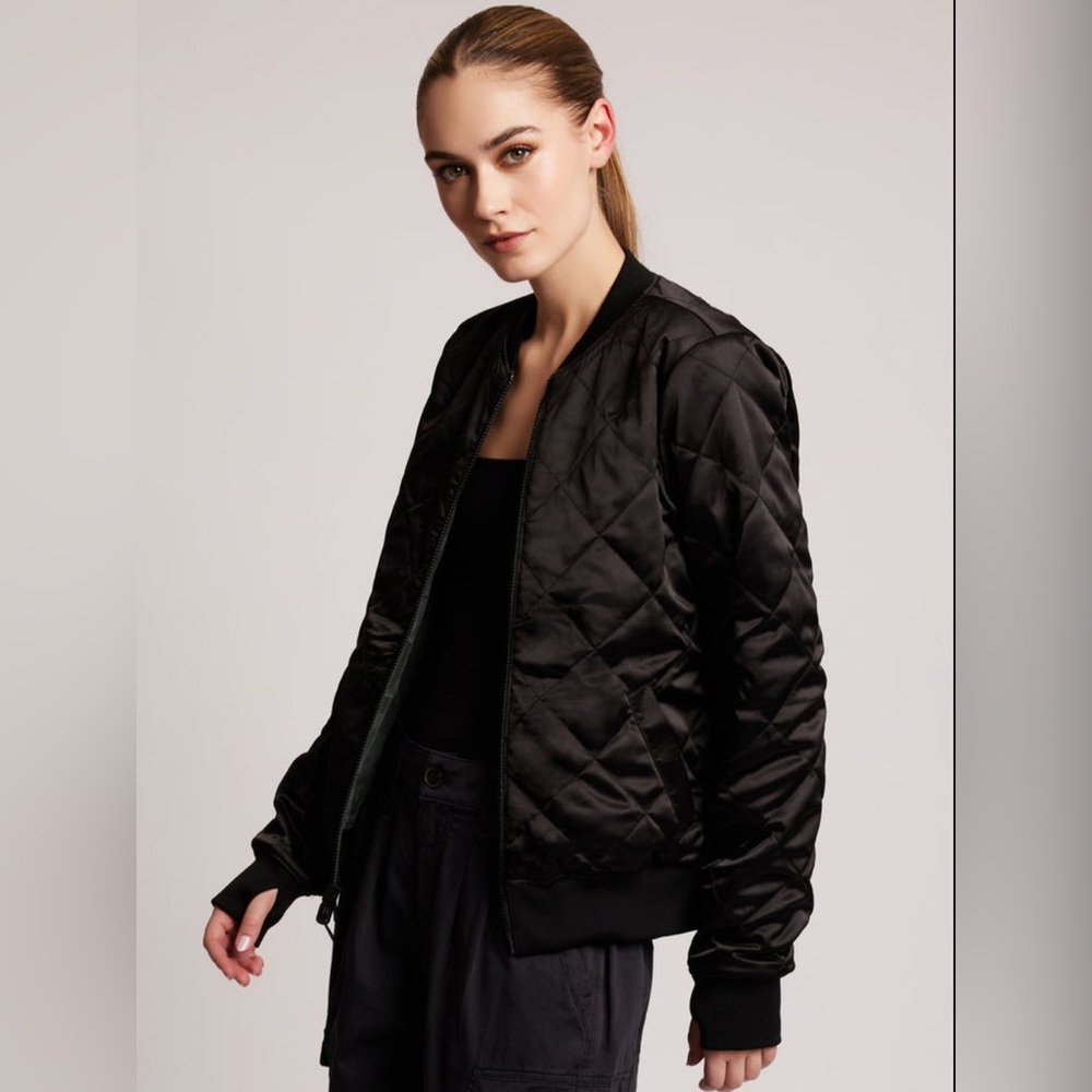 NWOT Women's Blanc Noir Reversible Bomber Jacket in Black & Camo size XS - Picture 2 of 11